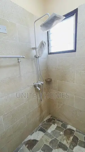4bdrm House in Adenta for sale