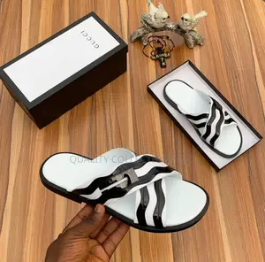 Gucci Lslippers Black and White