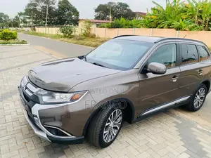 Mitsubishi Outlander SE FWD 2019 Brown