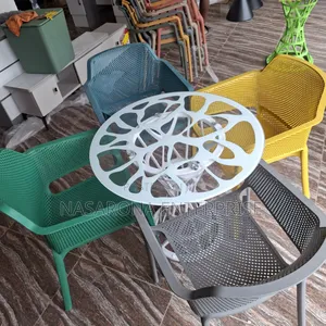 Dinning Set With 4 Plastic Chairs