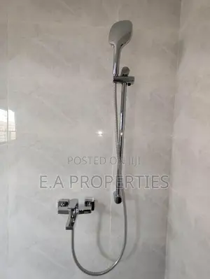 3bdrm House in Ea Properties, Lake Side Estate for sale
