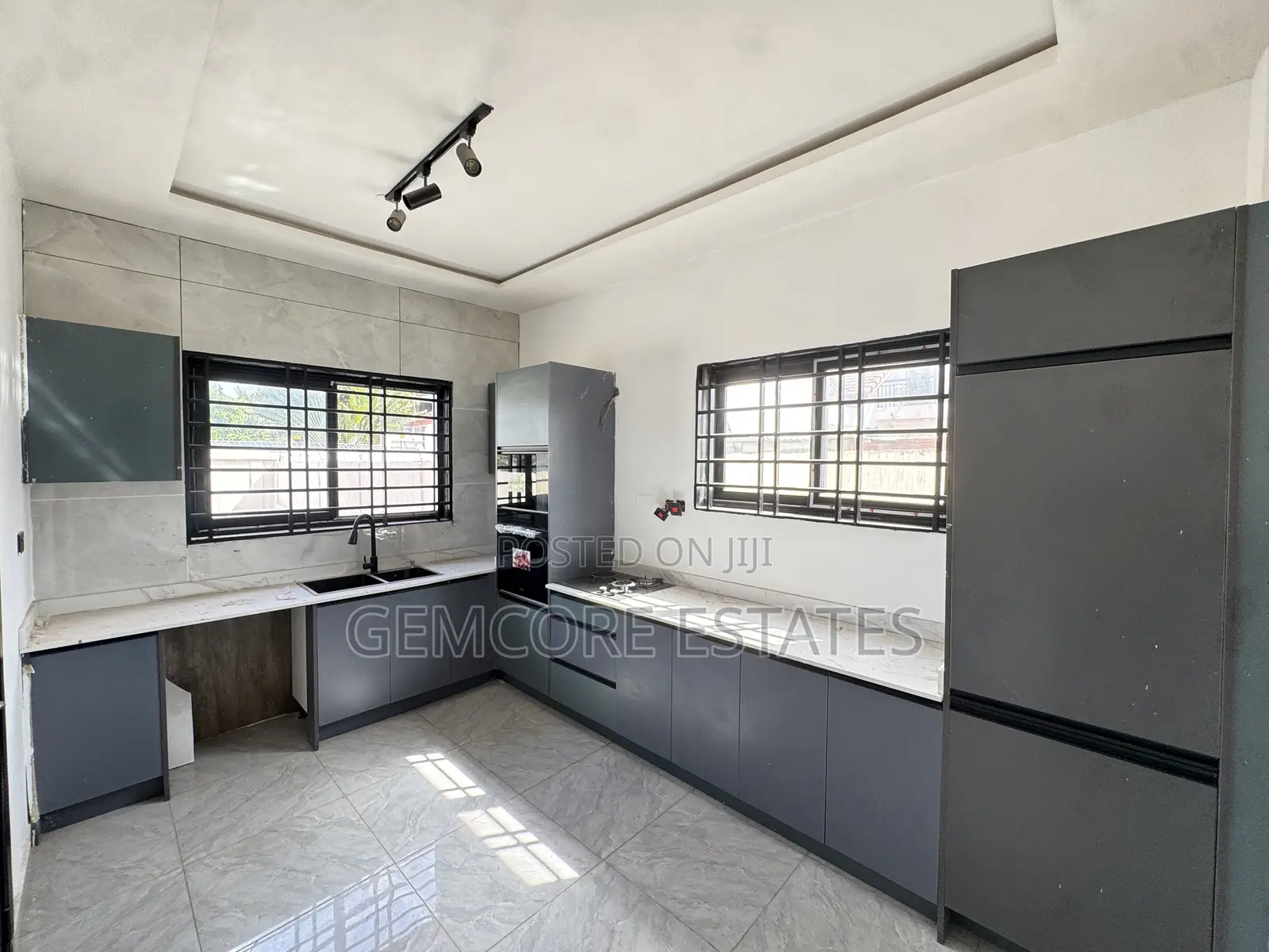 4bdrm House in East Legon, Adjiriganor for sale