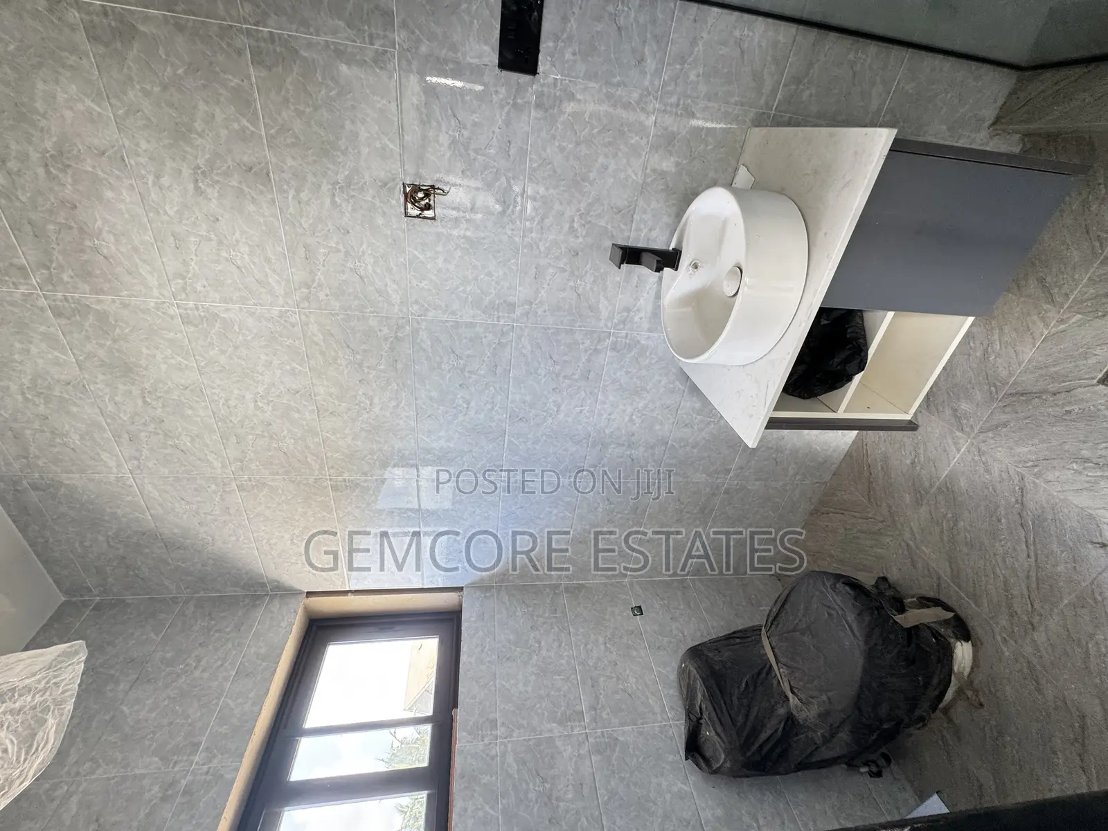 4bdrm House in East Legon, Adjiriganor for sale