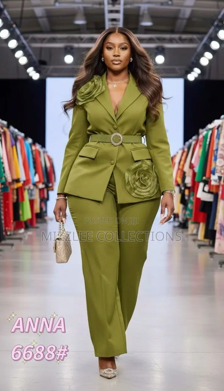 Quality Italian Beautiful Ladies Office Suit