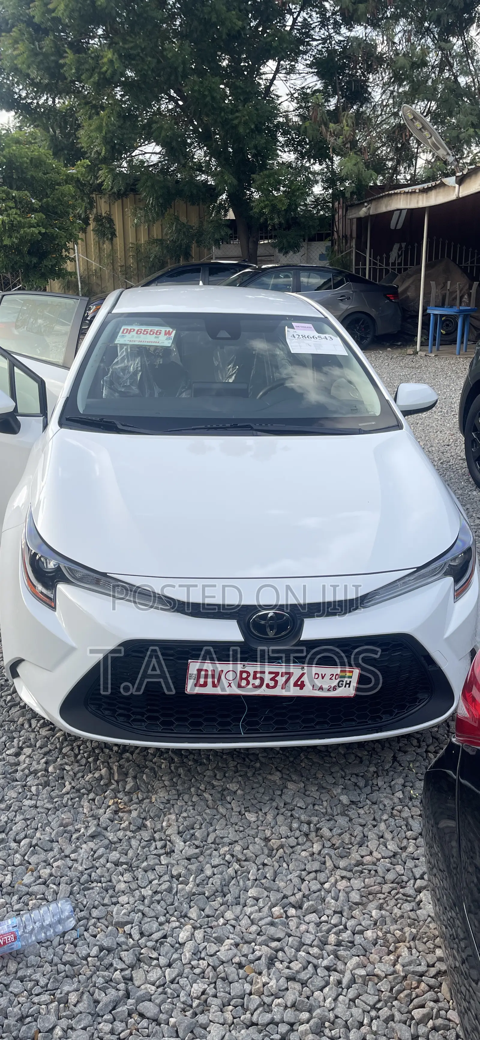 Toyota Corolla LE 2022 White