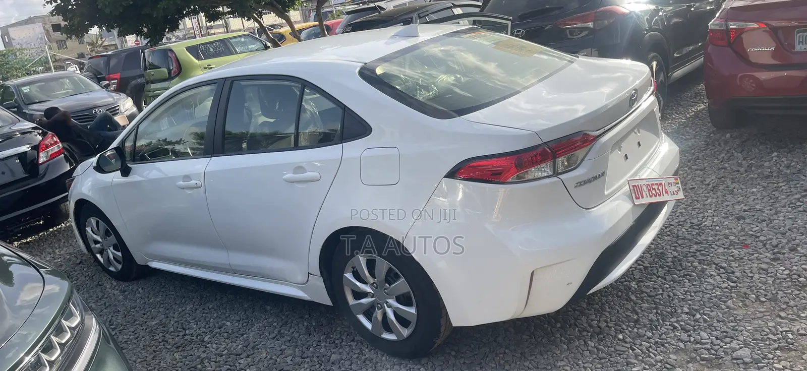 Toyota Corolla LE 2022 White