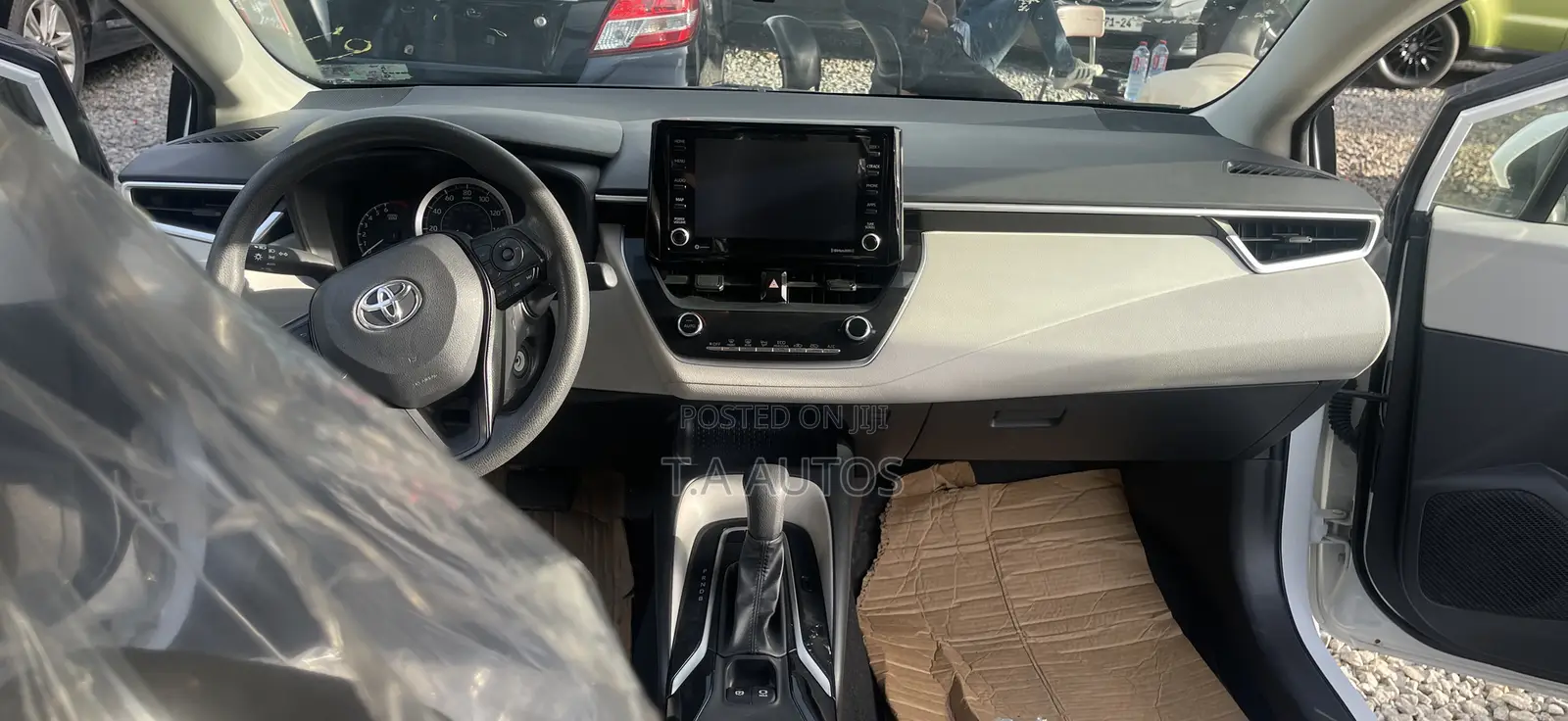 Toyota Corolla LE 2022 White