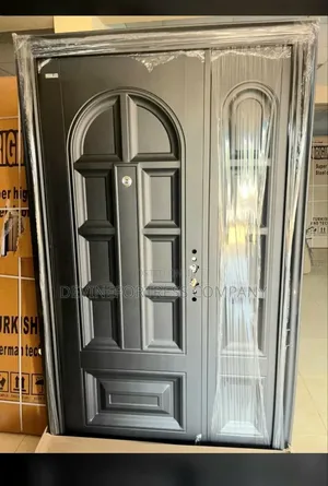 High Quality Black Ced Rough 11⁄2 Door for All Weather Conditions