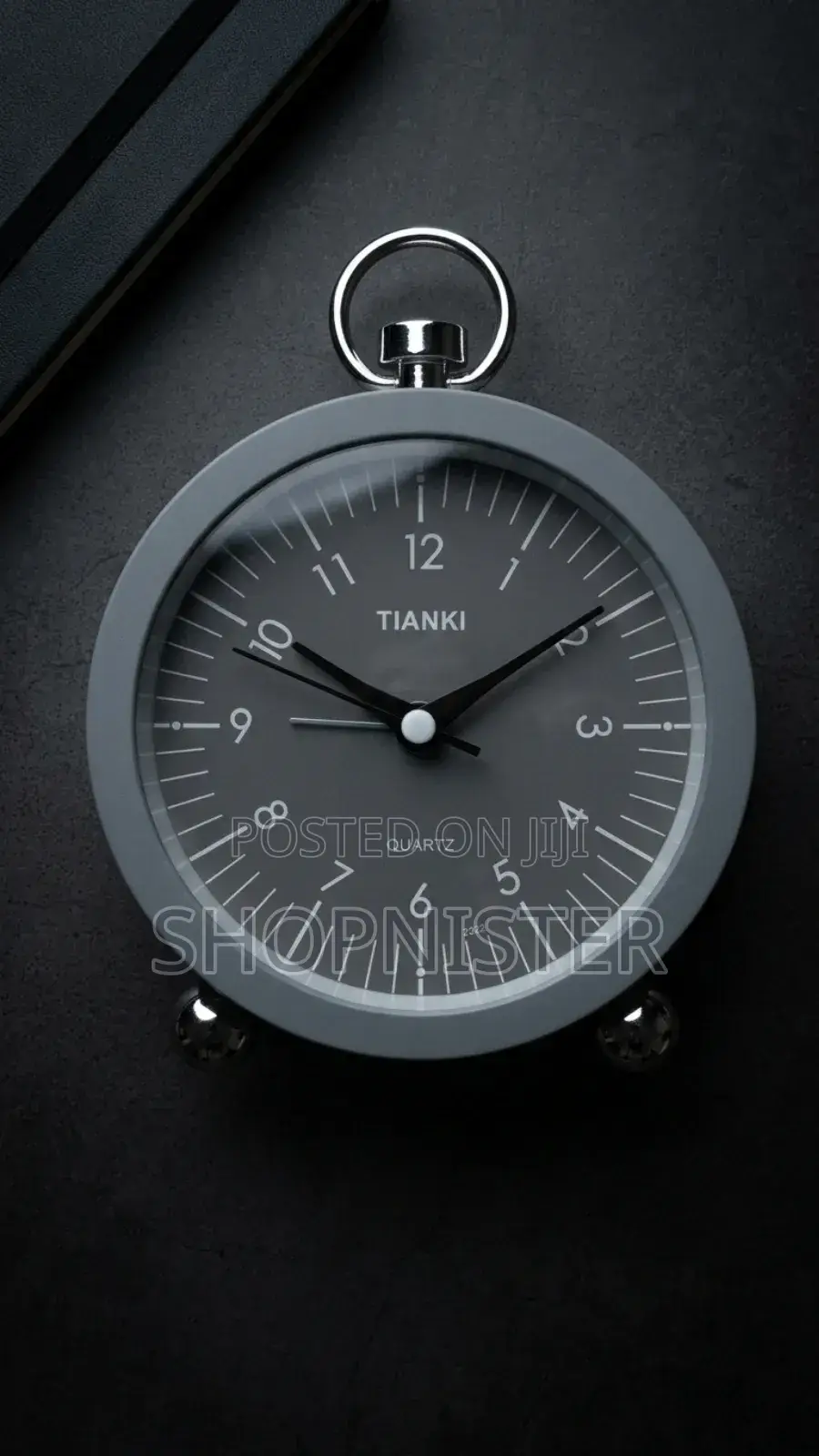 Lightweight Vintage-Style Table Clock