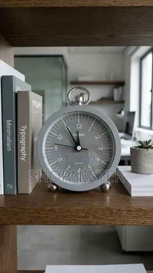 Lightweight Vintage-Style Table Clock