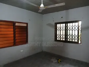 1bdrm Apartment in Golf City, Tema Metropolitan for rent
