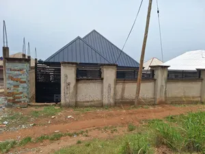 5bdrm House in Fredimens Real, Afigya-Kwabre for sale
