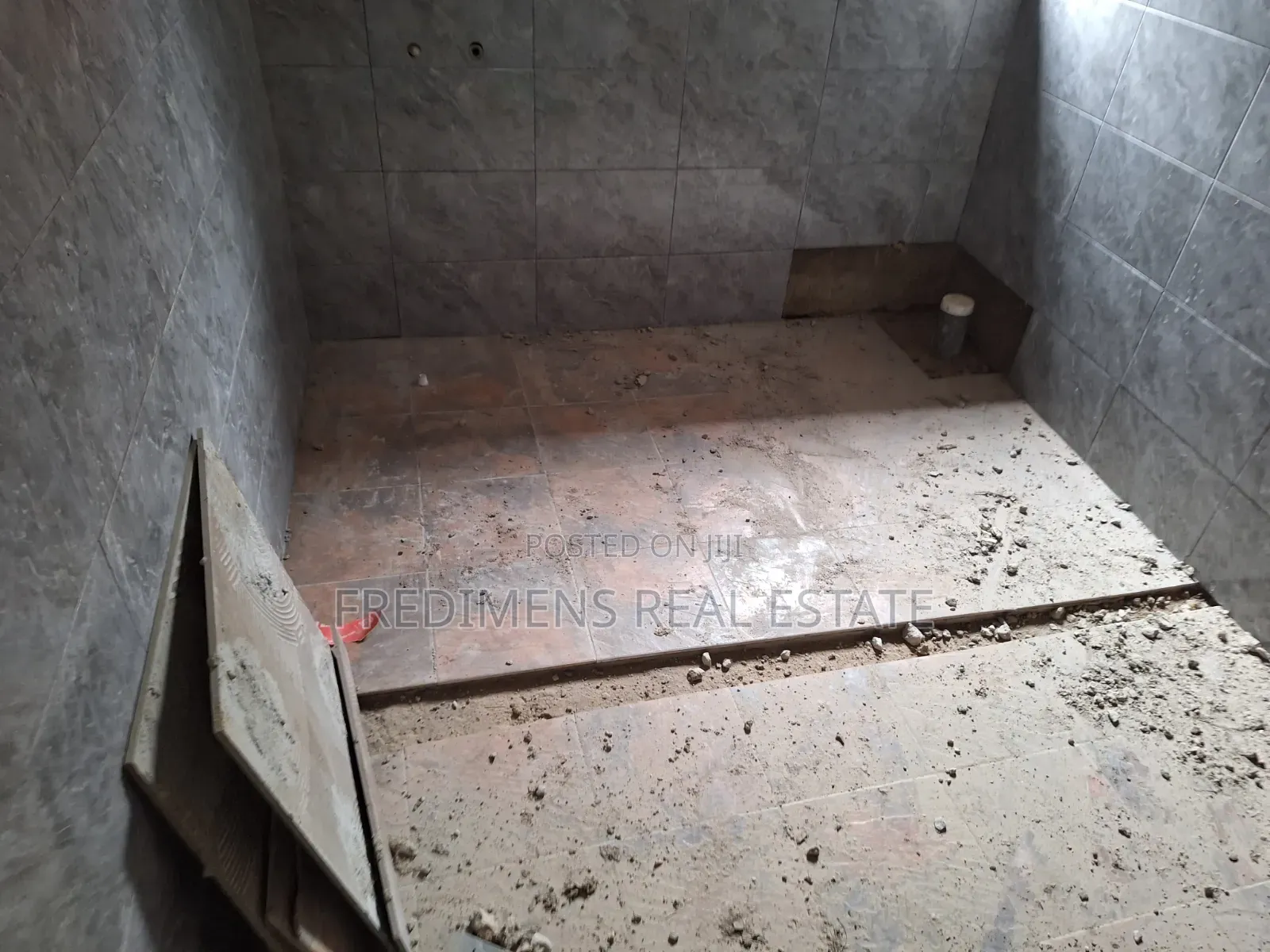 5bdrm House in Fredimens Real, Afigya-Kwabre for sale