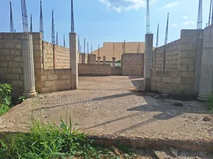 7bdrm House in Fredimens Real, Atwima Kwanwoma for sale