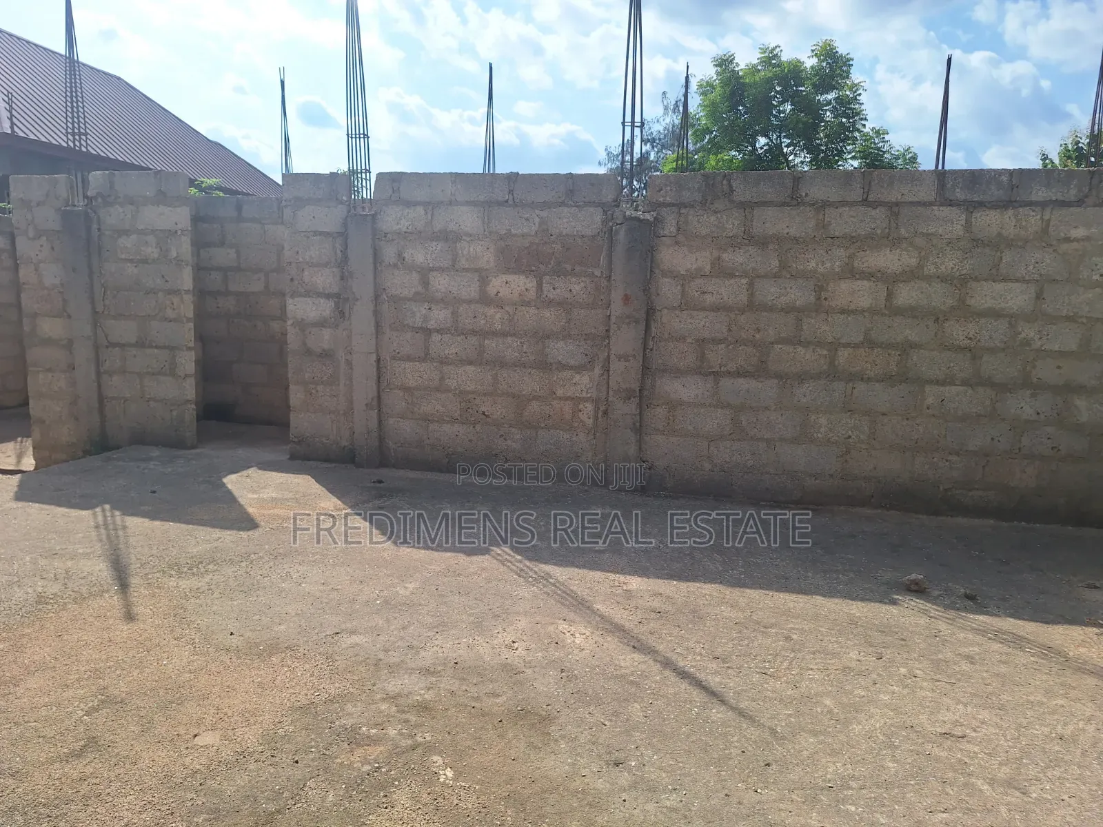 7bdrm House in Fredimens Real, Atwima Kwanwoma for sale