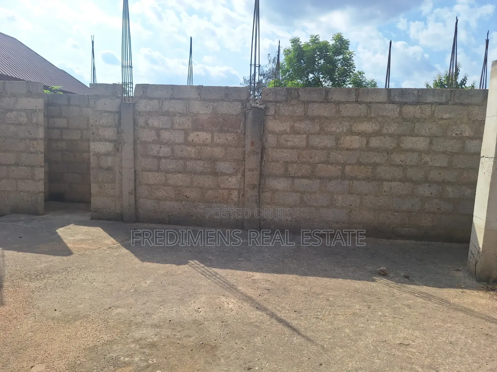7bdrm House in Fredimens Real, Atwima Kwanwoma for sale