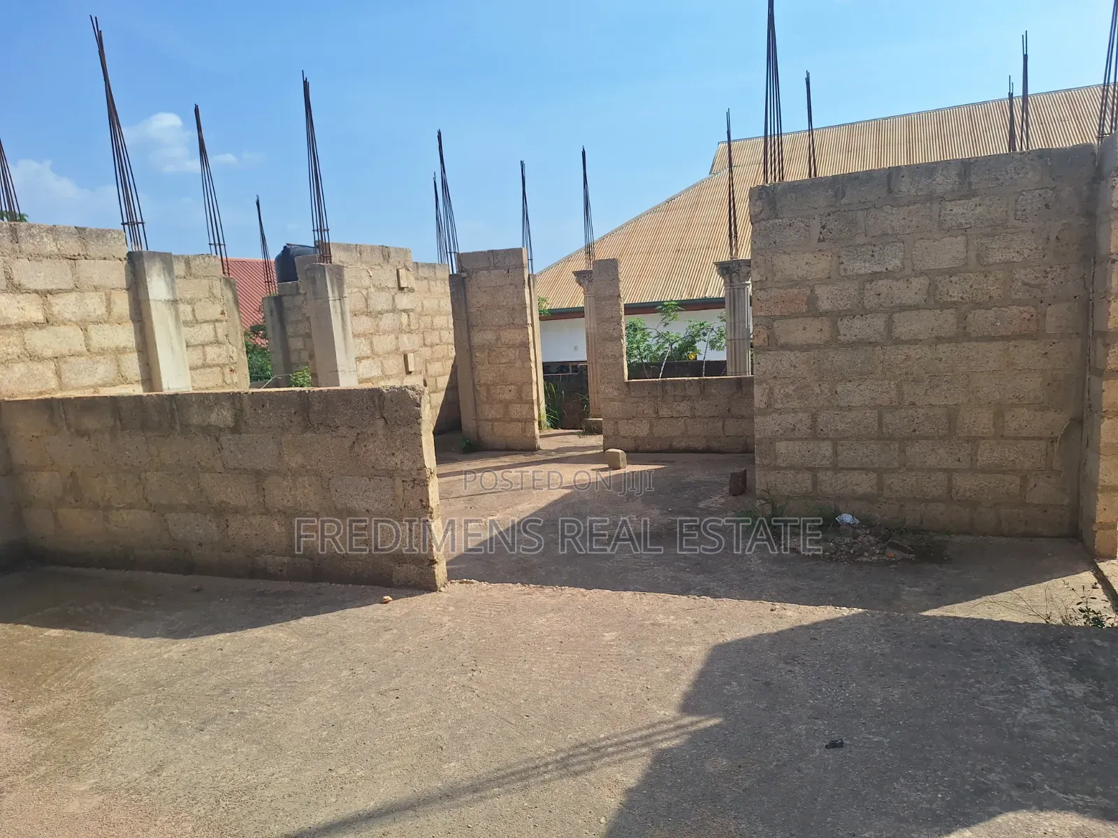 7bdrm House in Fredimens Real, Atwima Kwanwoma for sale
