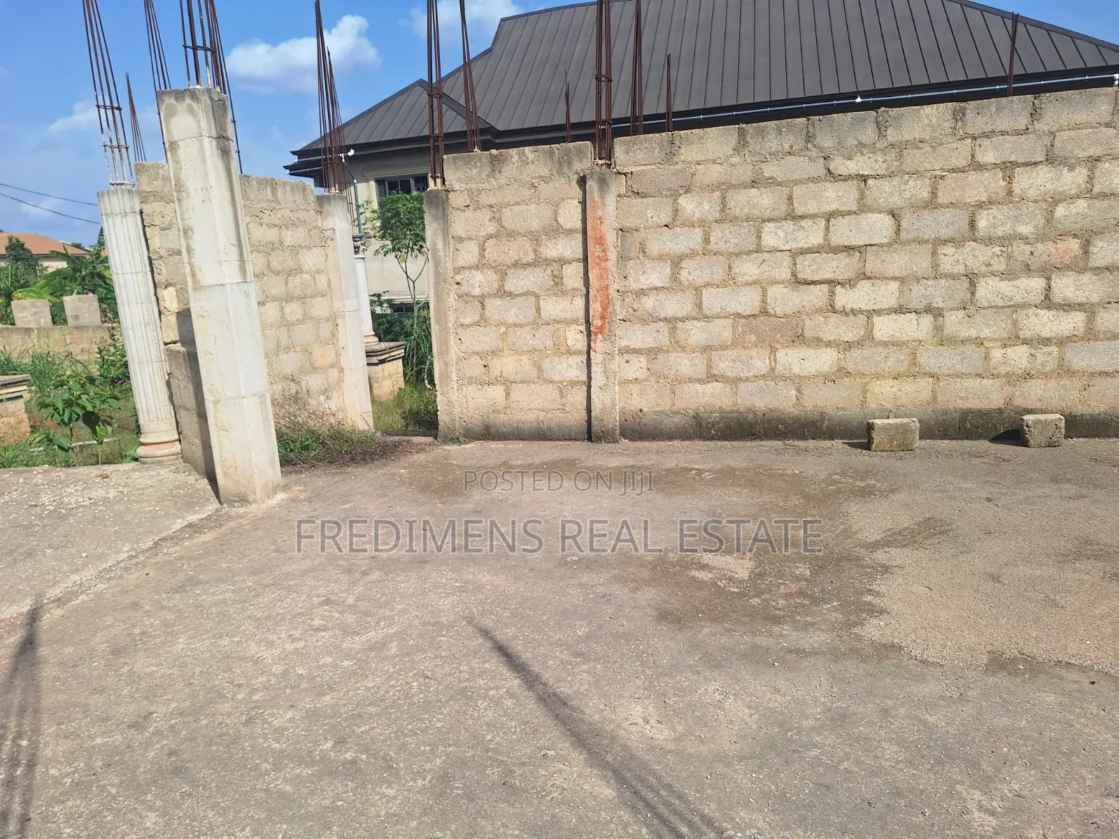 7bdrm House in Fredimens Real, Atwima Kwanwoma for sale