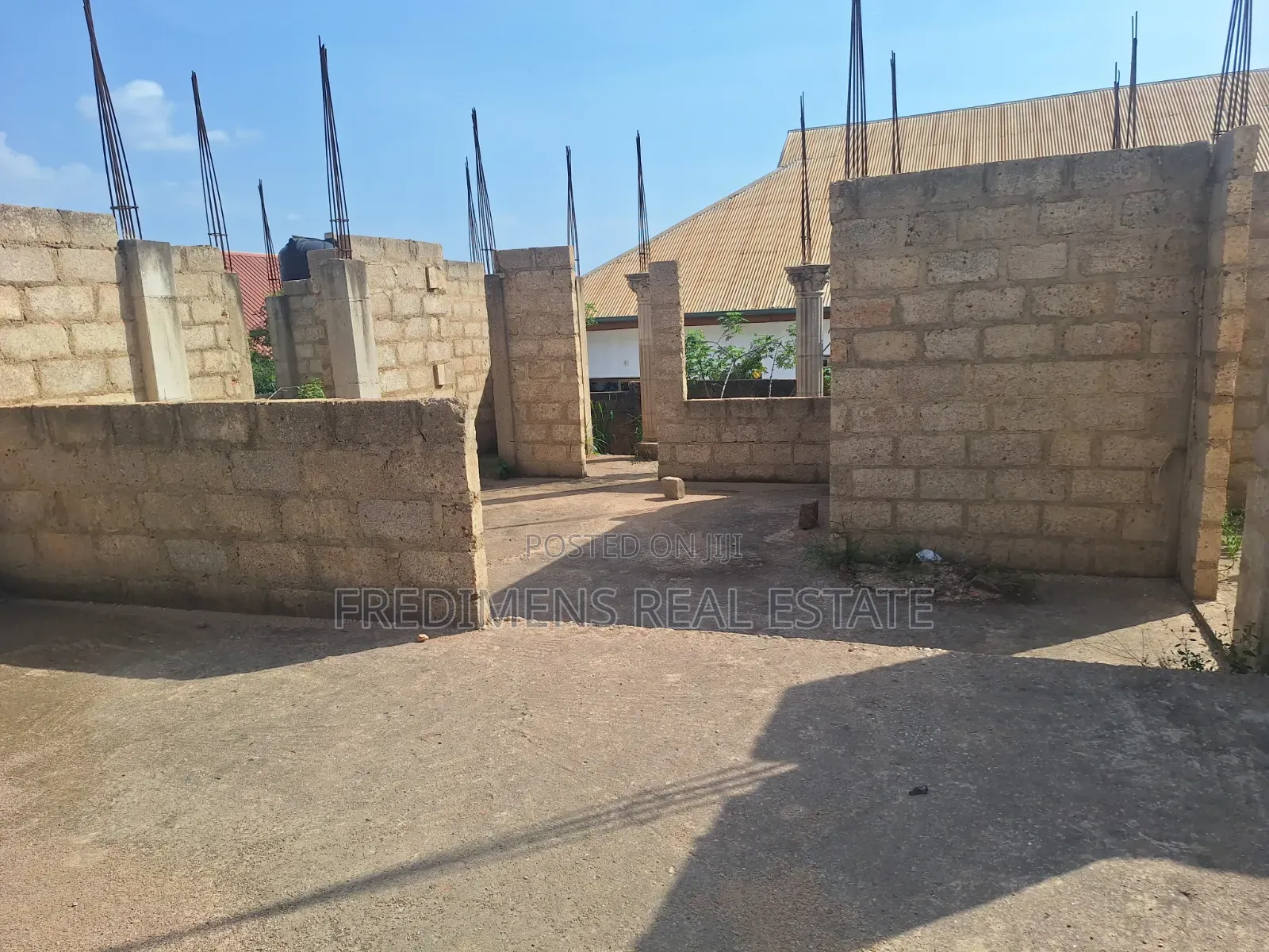 7bdrm House in Fredimens Real, Atwima Kwanwoma for sale