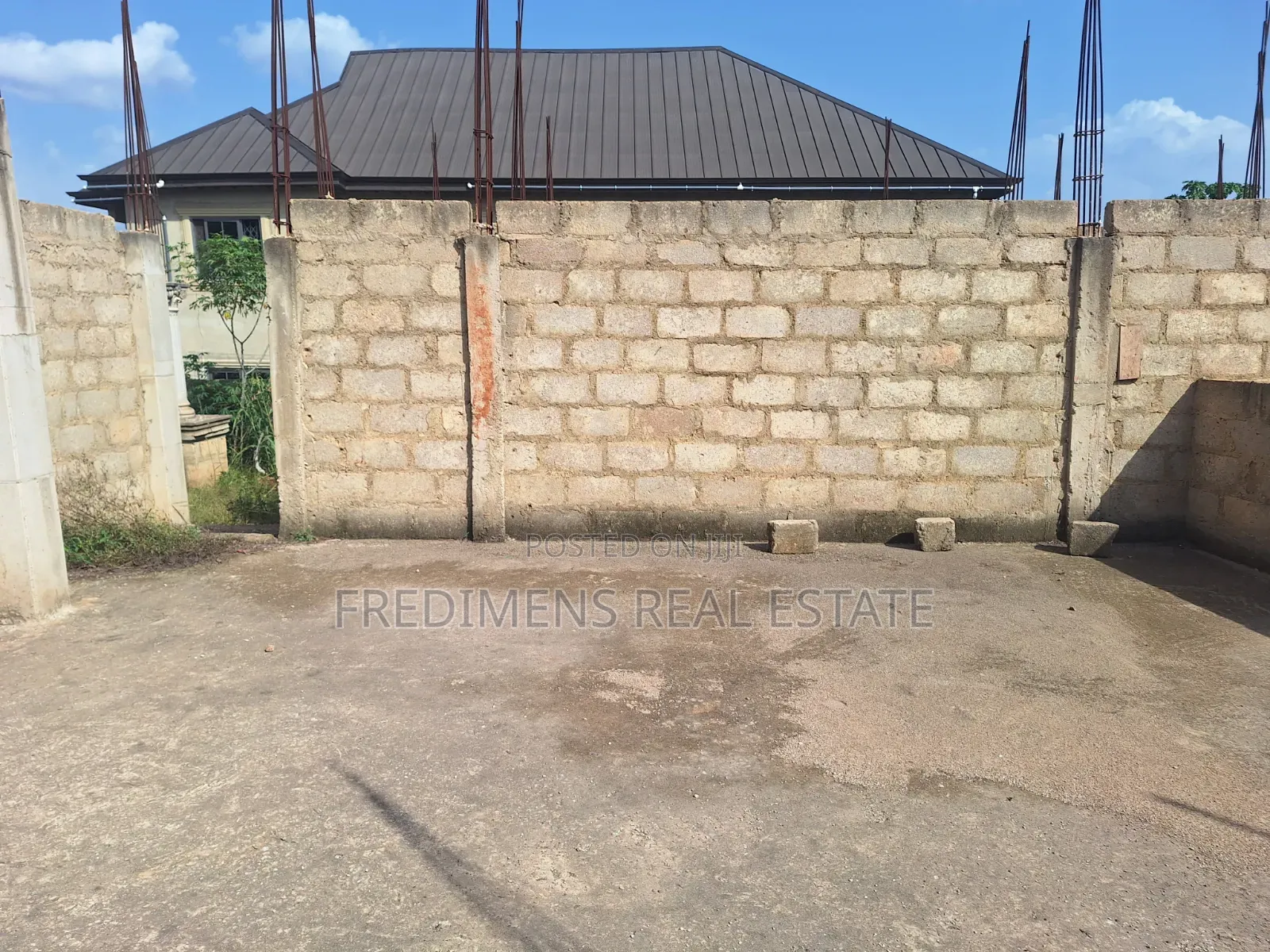 7bdrm House in Fredimens Real, Atwima Kwanwoma for sale