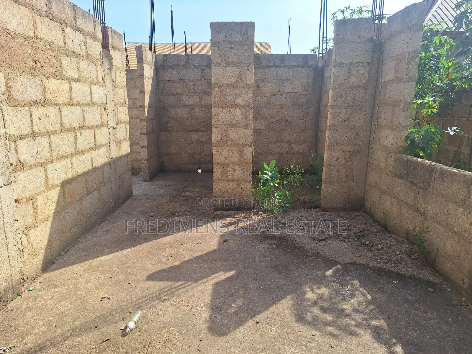 7bdrm House in Fredimens Real, Atwima Kwanwoma for sale