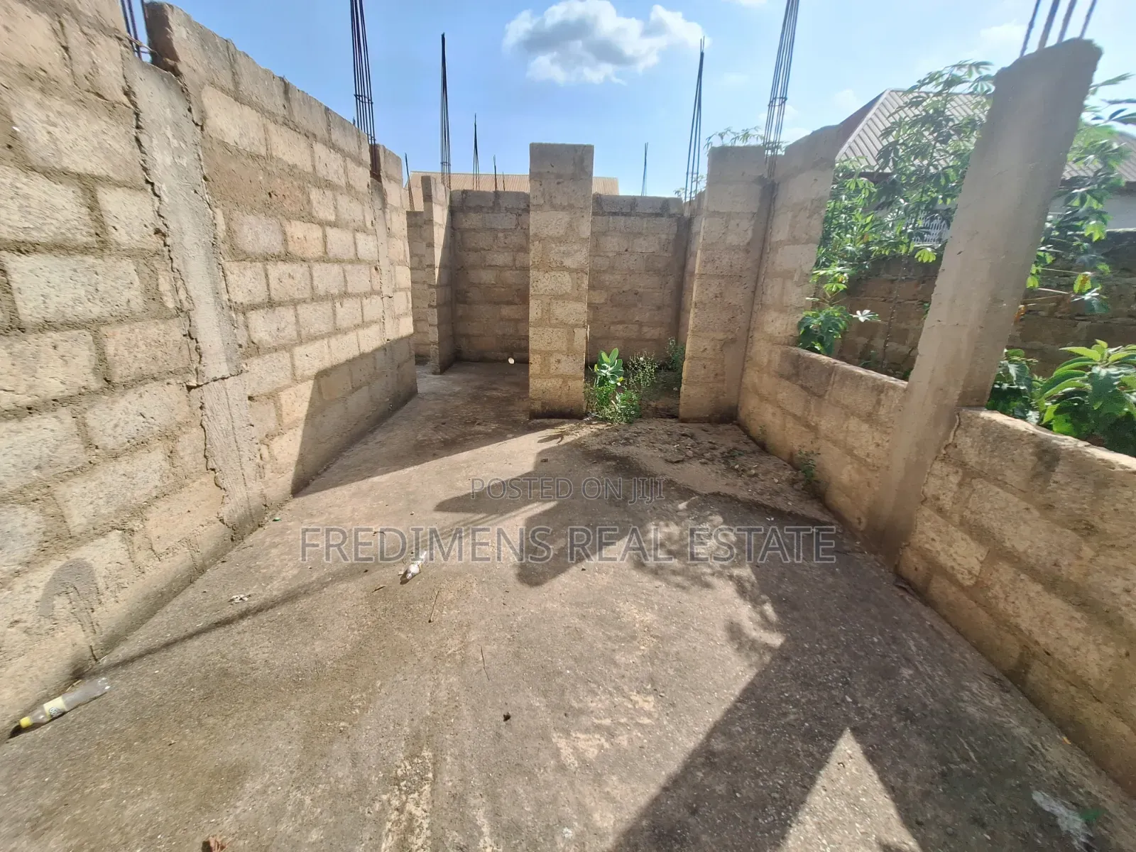 7bdrm House in Fredimens Real, Atwima Kwanwoma for sale