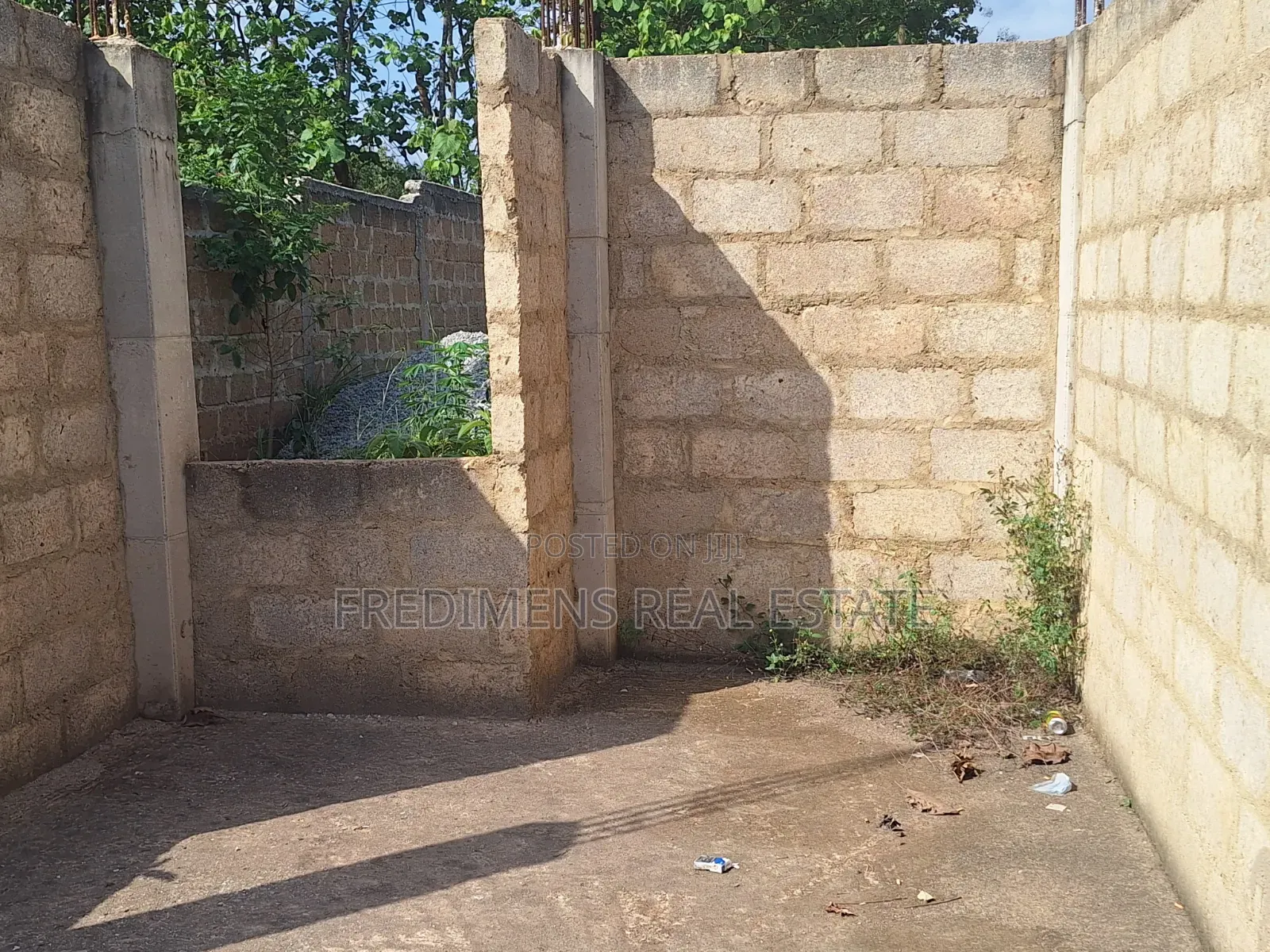 7bdrm House in Fredimens Real, Atwima Kwanwoma for sale
