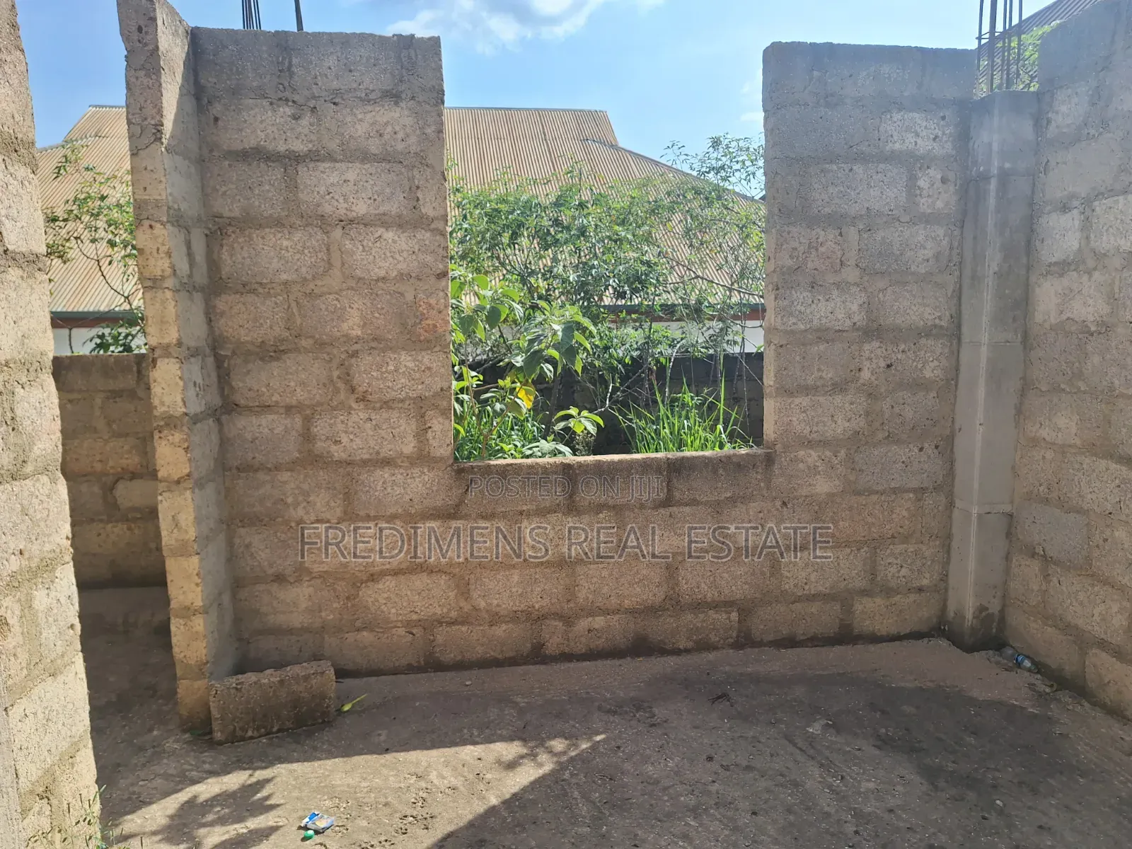 7bdrm House in Fredimens Real, Atwima Kwanwoma for sale