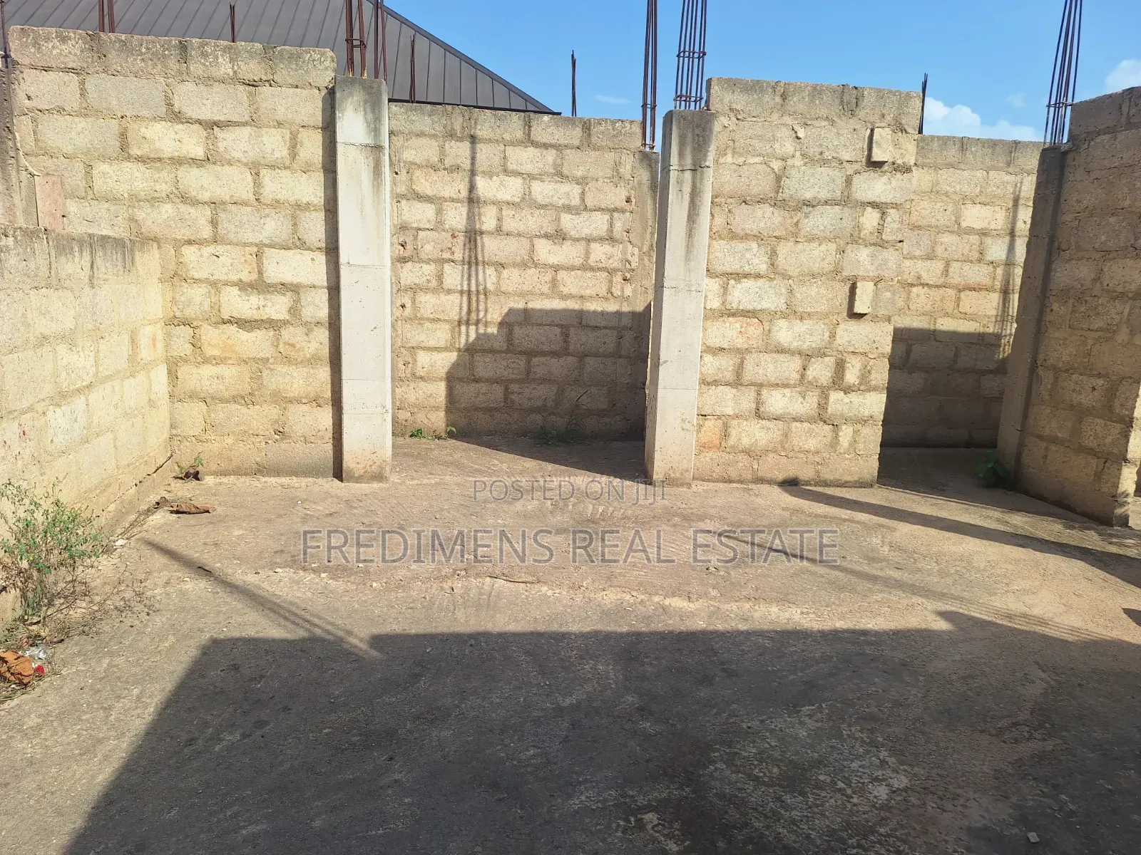7bdrm House in Fredimens Real, Atwima Kwanwoma for sale