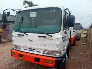 Hyundai 5 Tons ( 6 Holes)