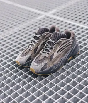 Adidas Yeezy 700 V2 Available