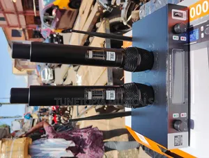 JBL Vm1000 Professional Dual Wireless Microphone System.