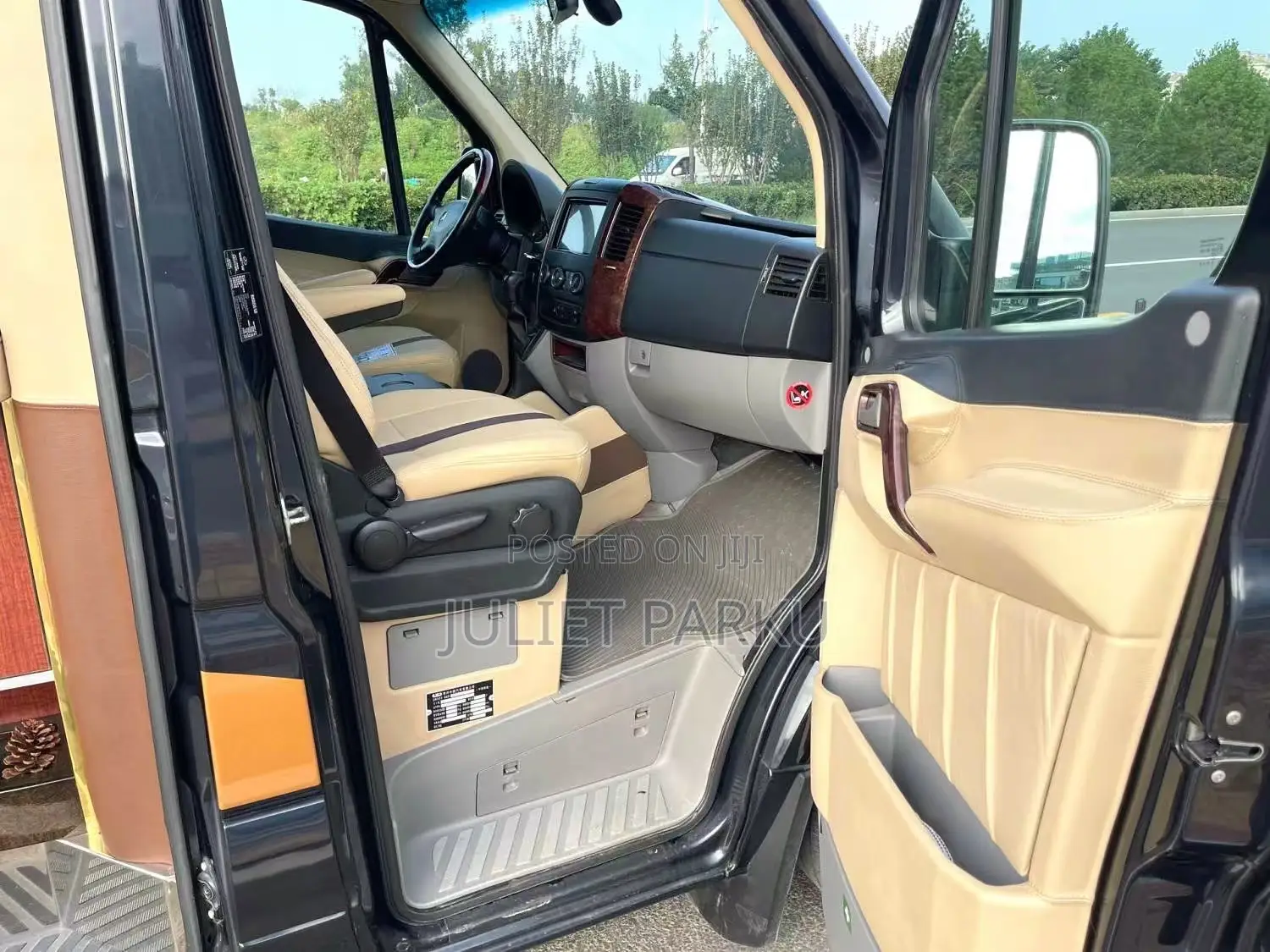 Mercedes-Benz Sprinter 2012 Black
