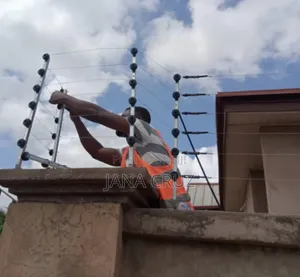 Electric Fence Installer