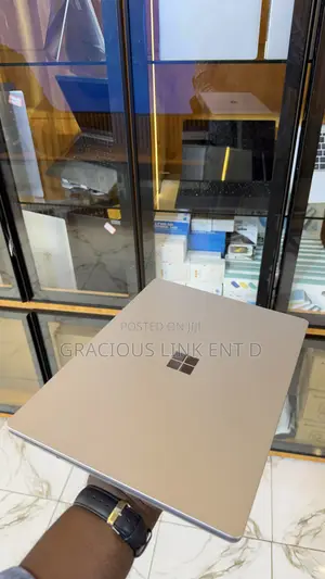 New Laptop Microsoft Surface Laptop 4 8GB Intel Core i5 SSD 256GB