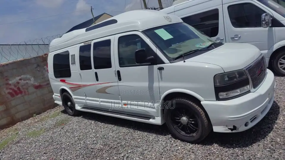 GMC Savana 2014 White