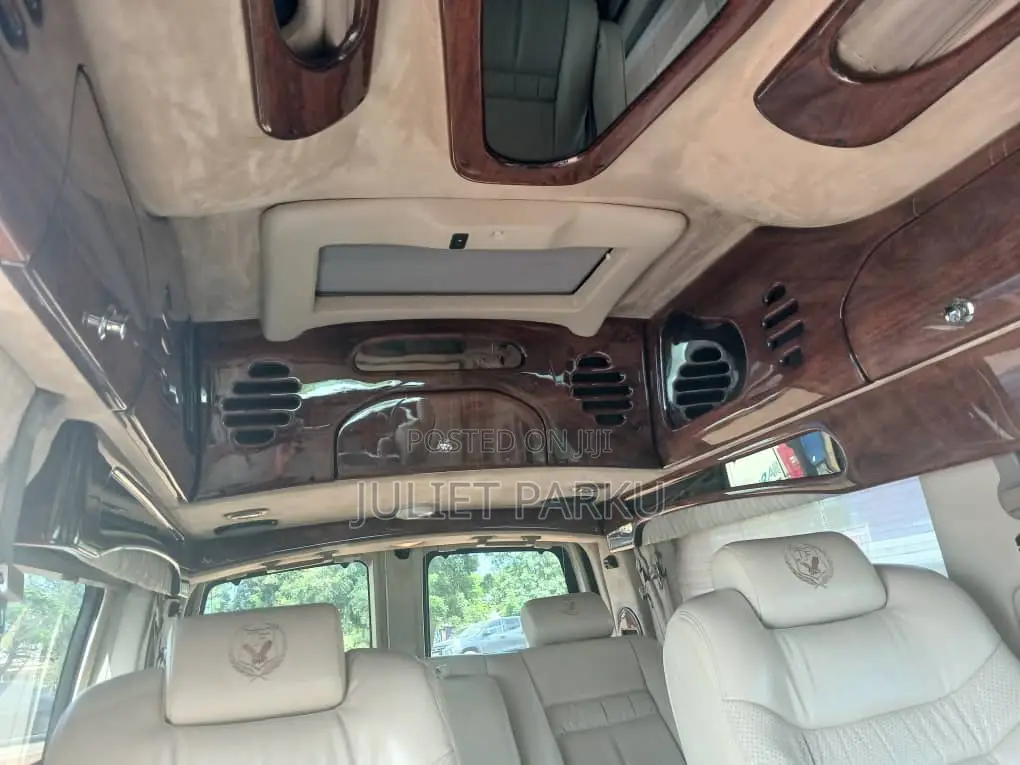 GMC Savana 2014 White