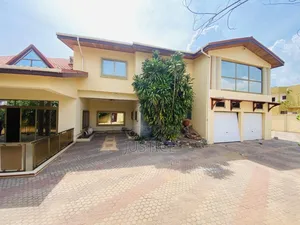 5bdrm Mansion in Achimota, Mile 7 for rent