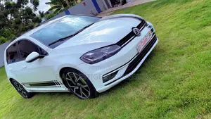 Volkswagen Golf 2018 White