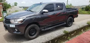 Toyota Hilux 2021 Matt Black