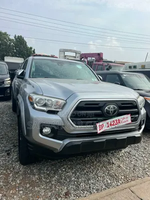 Toyota Tacoma SR 2018 Gray