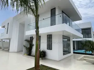6bdrm Mansion in Royal Footprints, Oyarifa Mall Area for sale