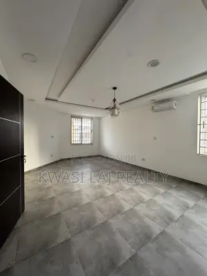 4bdrm House in Pokuase Ablekuma Rd for sale