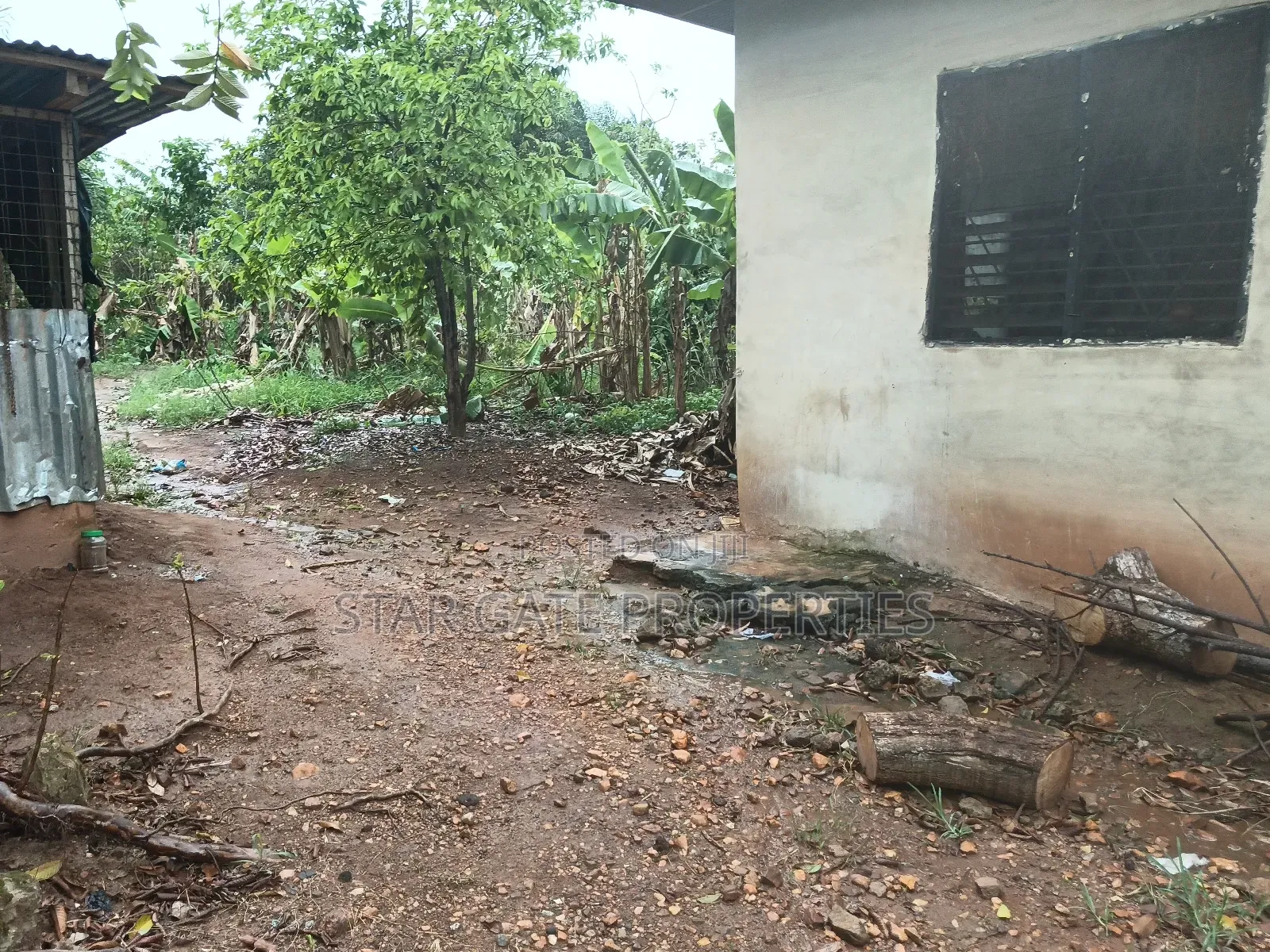 6 Plots for Sale at Kodie Apagya ( Nursing School)
