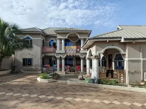 5bdrm House in Fumesua, Kumasi Metropolitan for sale