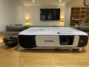 Slightly Used Epson Eb-S41 3300 Lumens Projector From Uk-Free Delivery