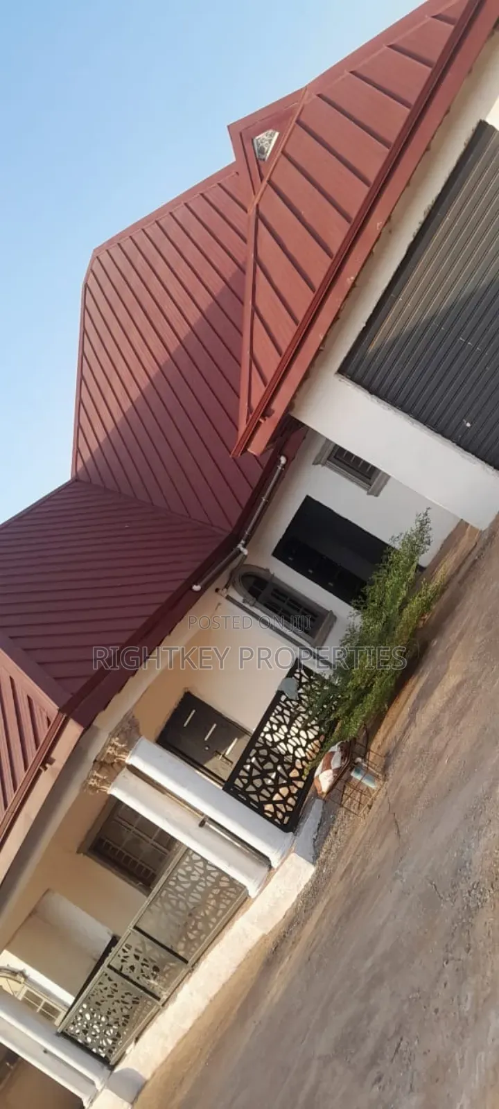 4bdrm House in Akyeremade, Kumasi Metropolitan for sale