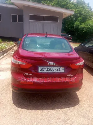 Ford Focus SE 4dr Sedan (2.0L 4cyl 5M) 2014 Maroon