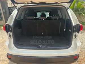 Toyota Highlander LE 2019 White