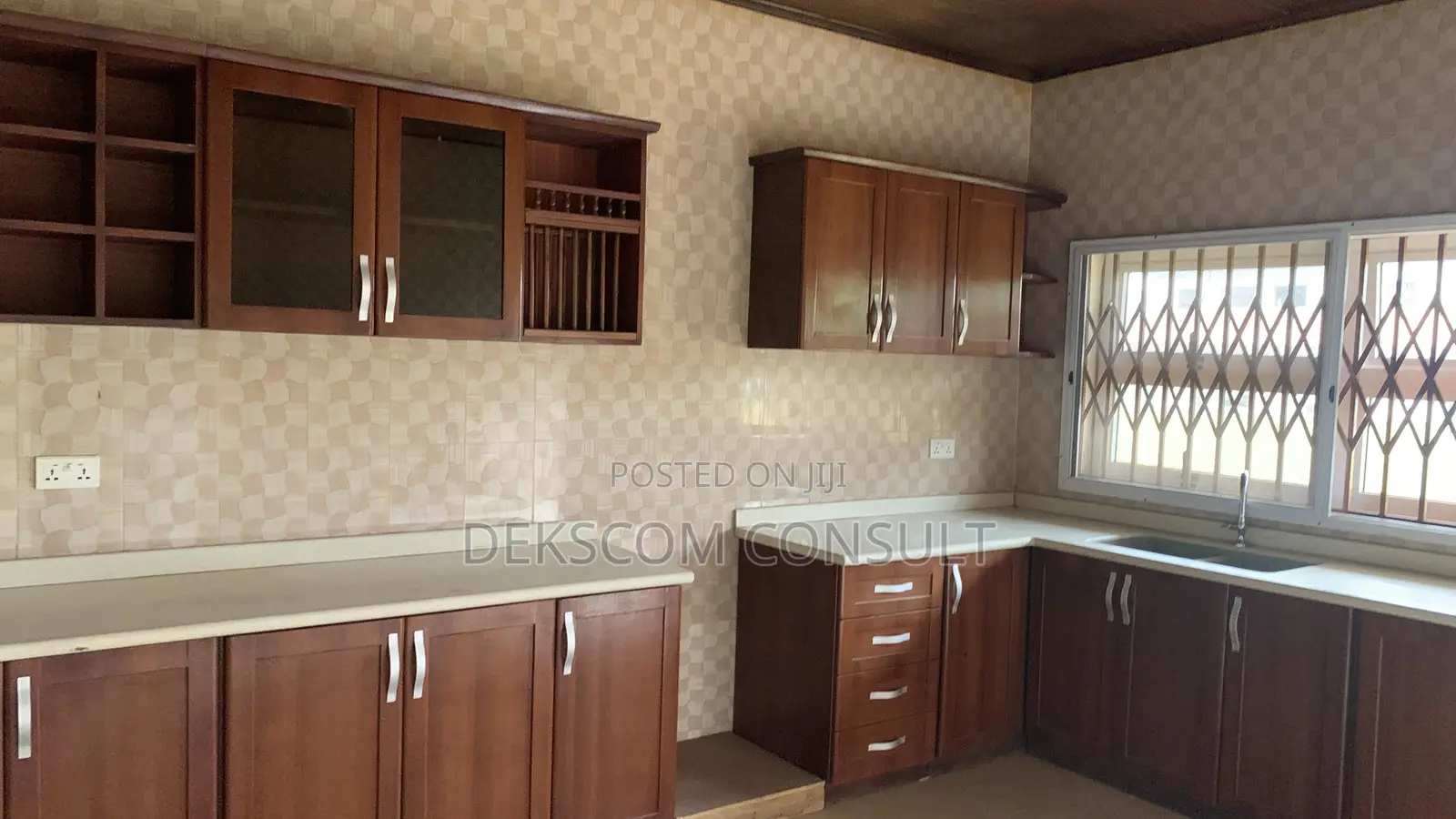 3bdrm House in Adenta for sale